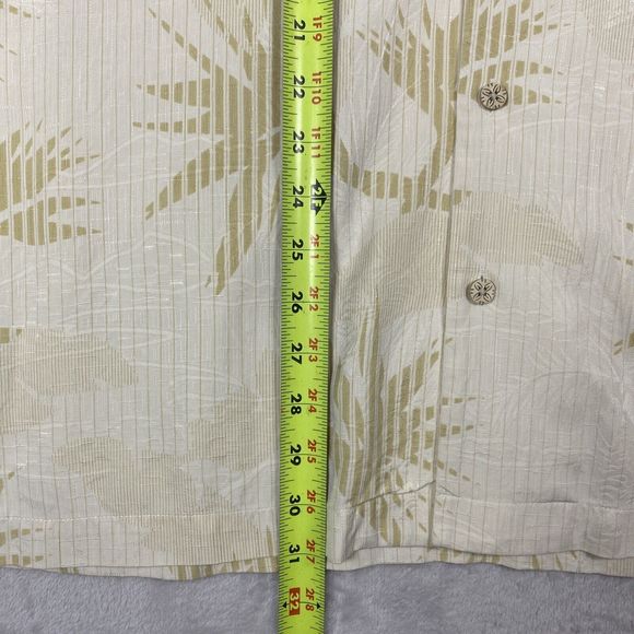 Tommy Bahama 100% Silk Camp Shirt Medium Plant Geo Leaf Collared Coconut Buttons - Picture 6 of 7